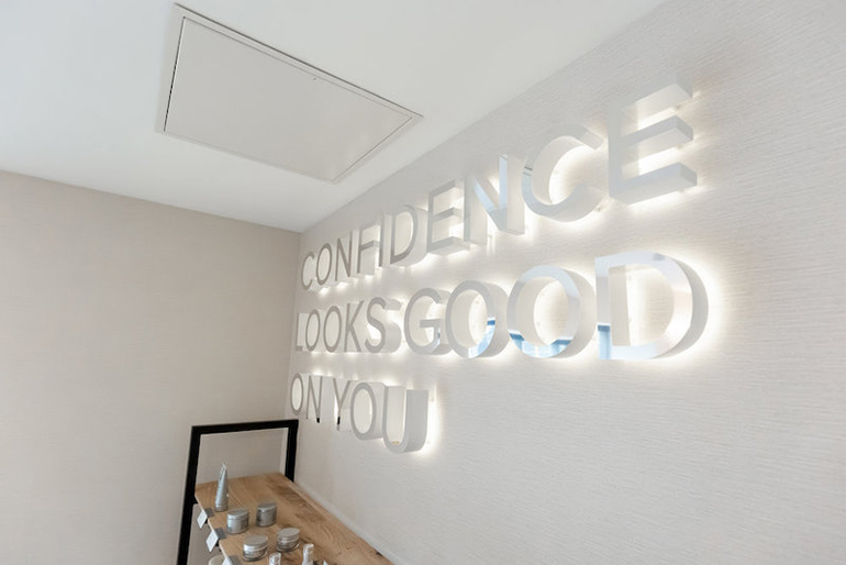 醫(yī)美機(jī)構(gòu)形象墻